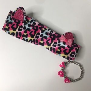 Cute Cheetah cat bundle with flower bracelet!